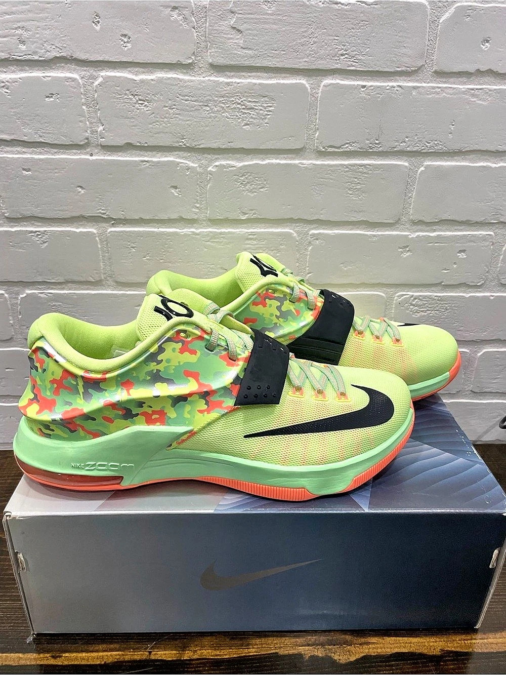 Nike KD VII Men's Basketball Shoes - Easter colorway US 11 New with Box